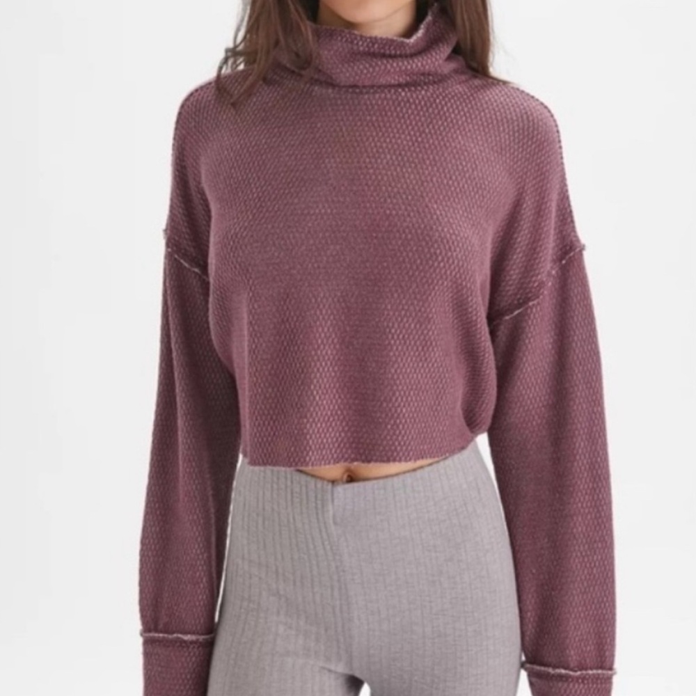 Out From Under Camino Long Sleeve Turtleneck Cropped Sweater Top Medium Burgundy - Picture 2 of 16